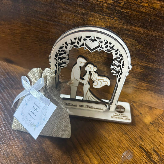 Bomboniera arco nuziale personalizzata in legno incisa a laser 3D per matrimonio e anniversari